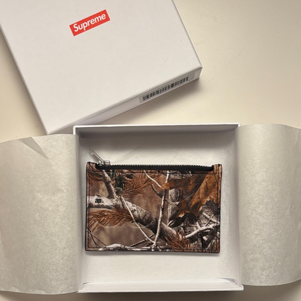 Supreme leather zip card holder realtree Camo